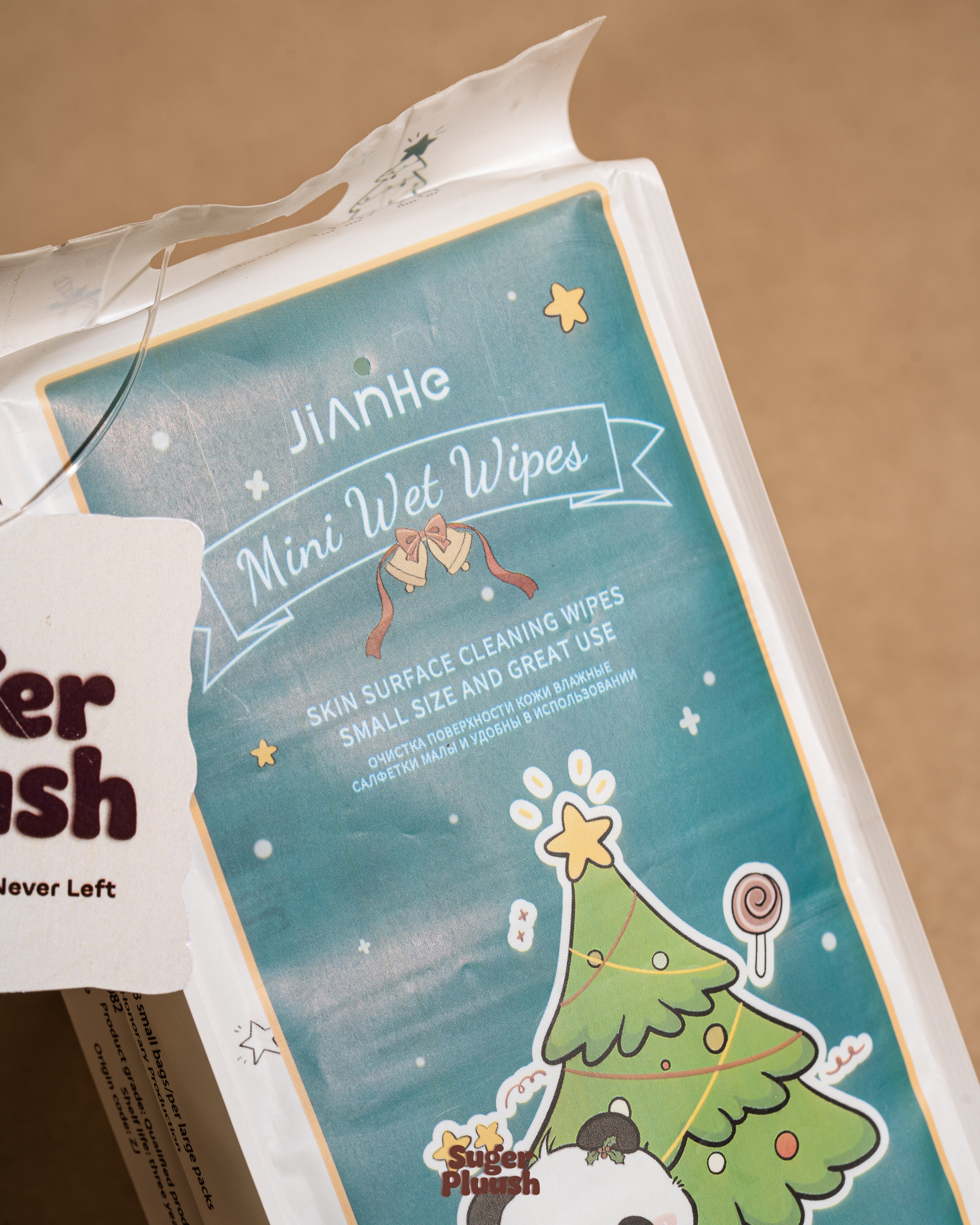 Pack Of 8 Compact Mini Wet Wipes Set